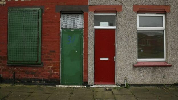 From a ‘Bunch of Migrants’ to ‘Wristbands and Red Doors’ – What is Going On