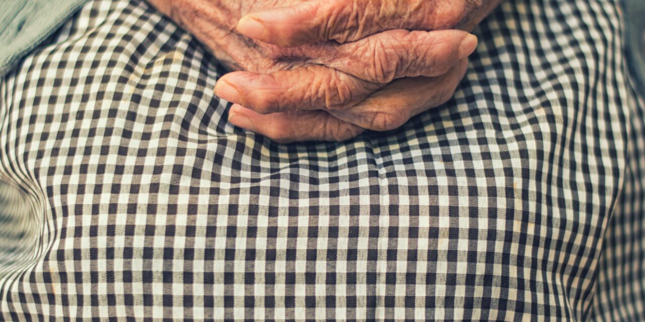 5 Ways To Look After Your Elderly Relatives in Lockdown
