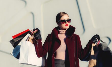 8 Summer Fashion Hacks Every Woman Needs to Know