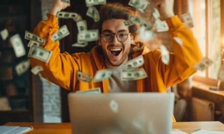 Top 10 Ways for Students to Make Money Online in 2024